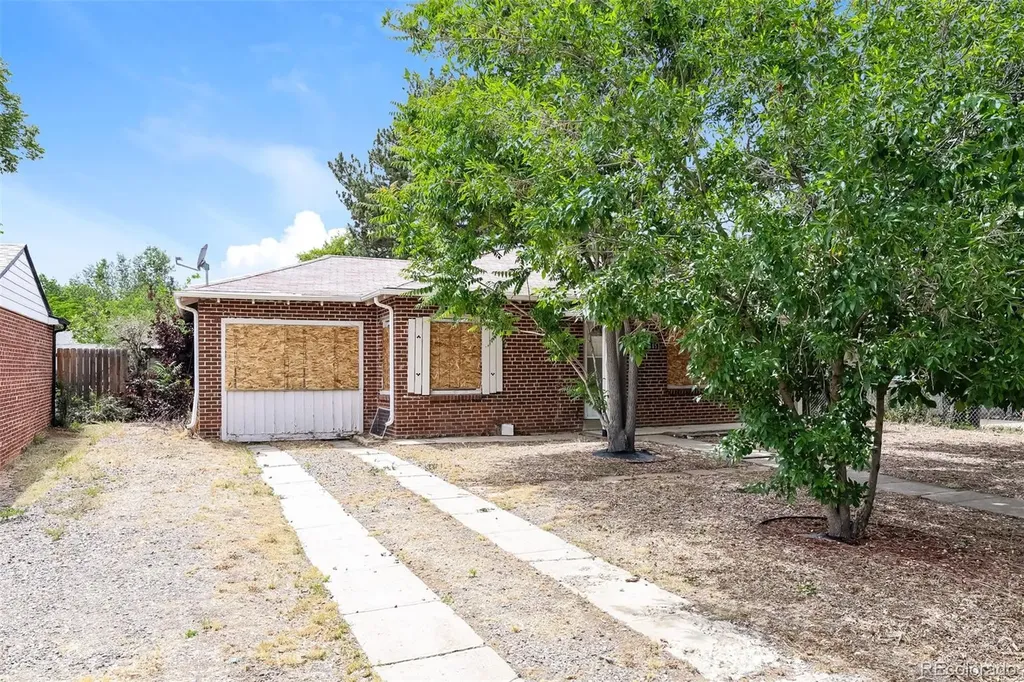 1585 Verbena Street Denver CO 80220
