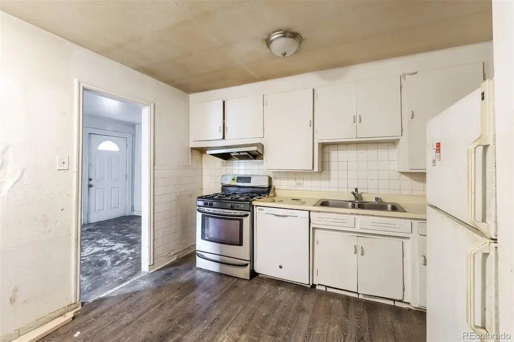 1585 Verbena Street Denver CO 80220