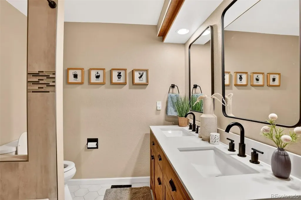 5295 S Laredo Way Centennial CO 80015