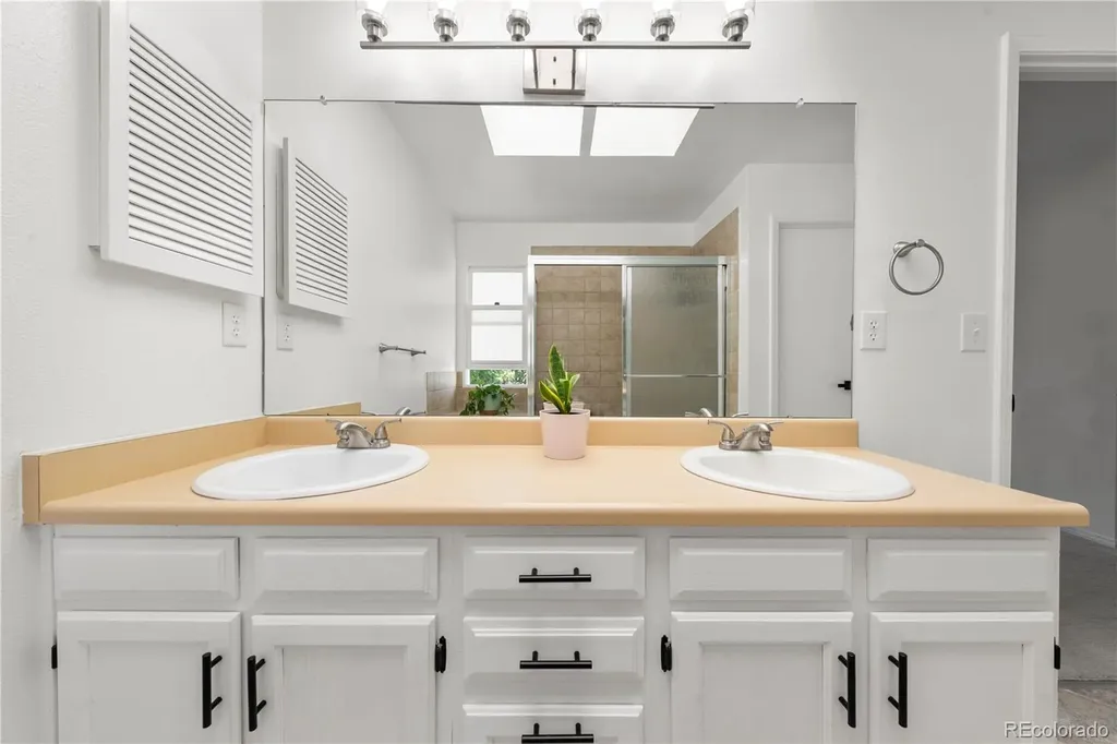 19355 E Greenwood Place Aurora CO 80013