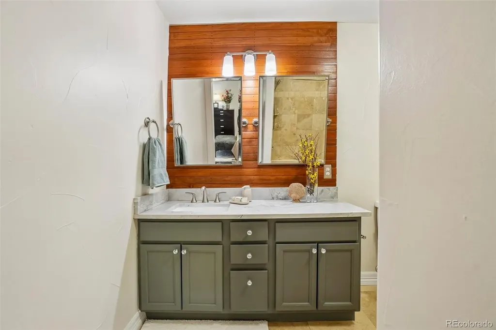 2520 Fairfax Street Denver CO 80207