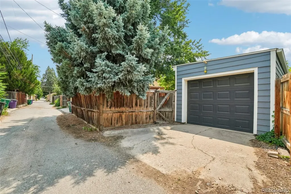 2520 Fairfax Street Denver CO 80207