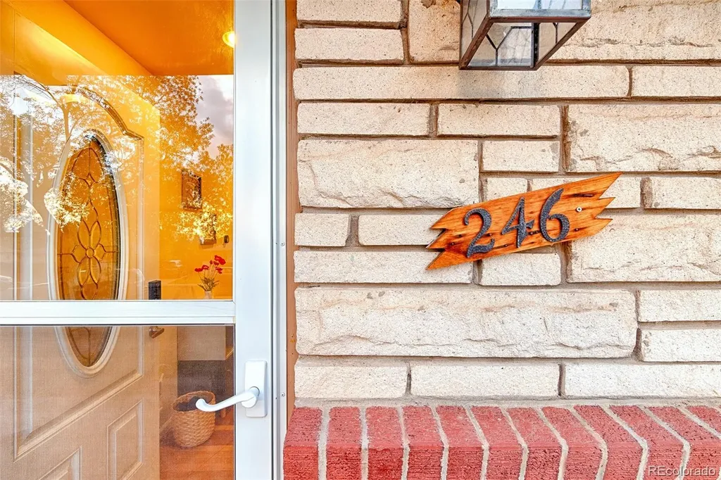 246 Lansing Street Aurora CO 80010