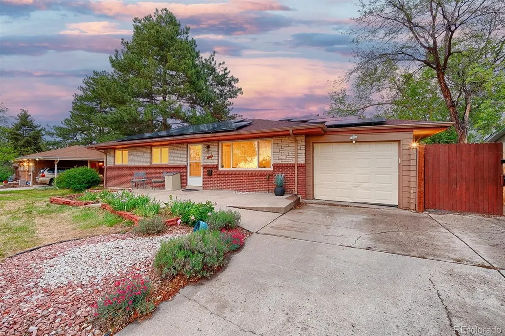 246 Lansing Street Aurora CO 80010