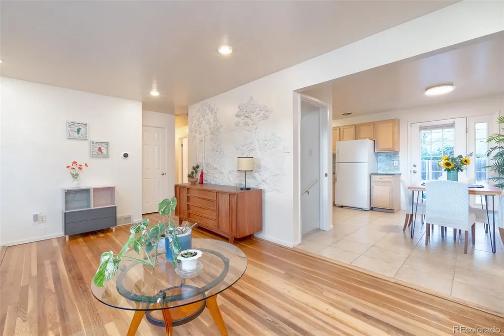 246 Lansing Street Aurora CO 80010