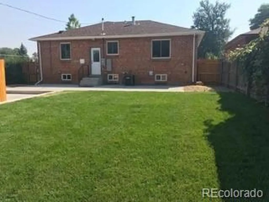 2895 Eudora Street Denver CO 80207