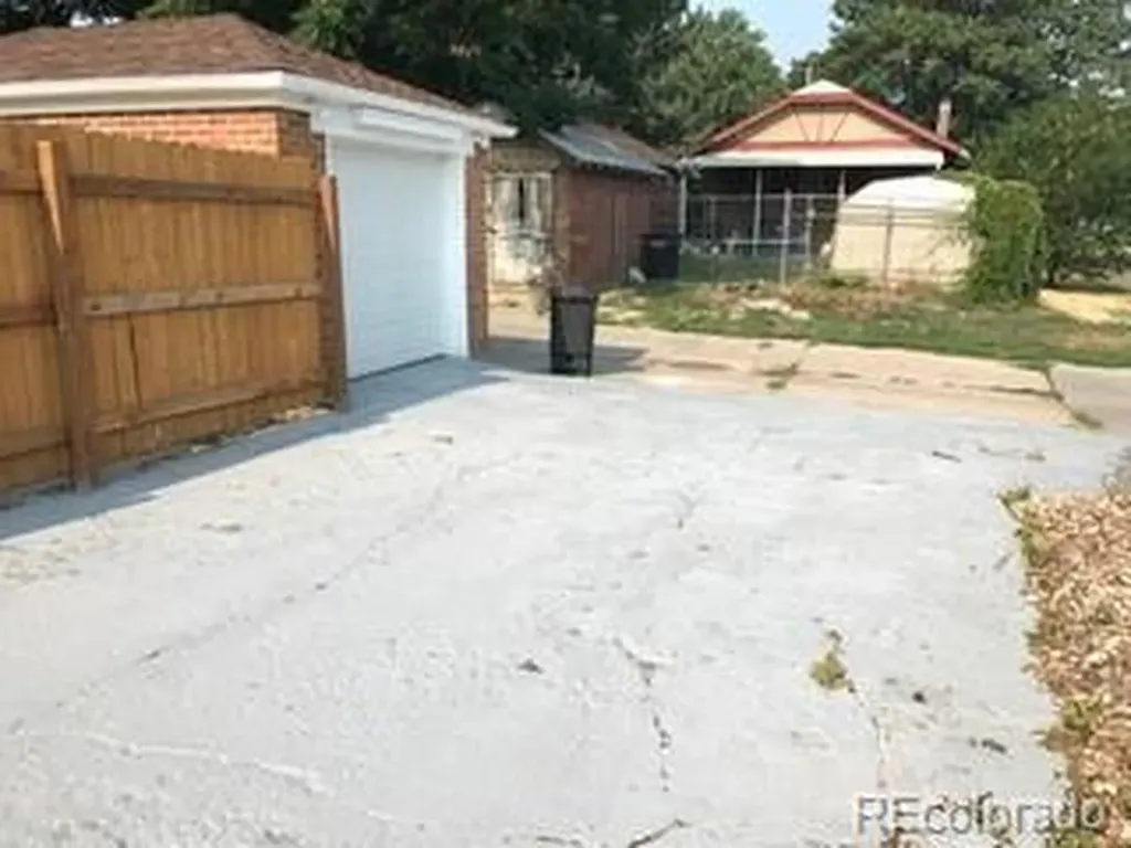 2895 Eudora Street Denver CO 80207