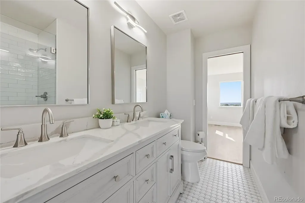 21879 E Davies Circle Aurora CO 80016