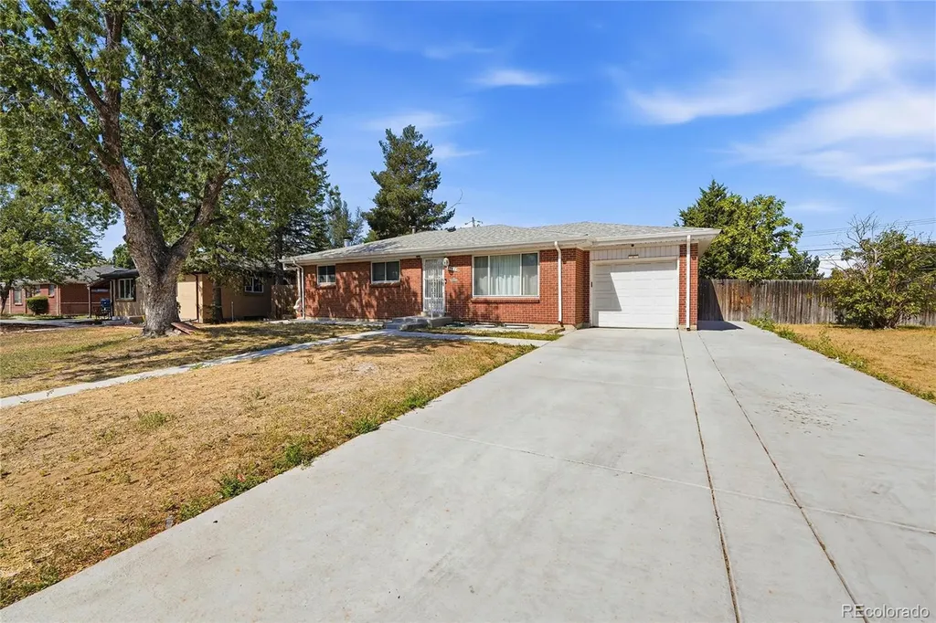2541 Billings Street Aurora CO 80011