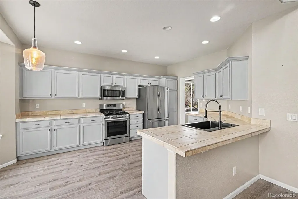 6019 S Ukraine Circle Aurora CO 80015