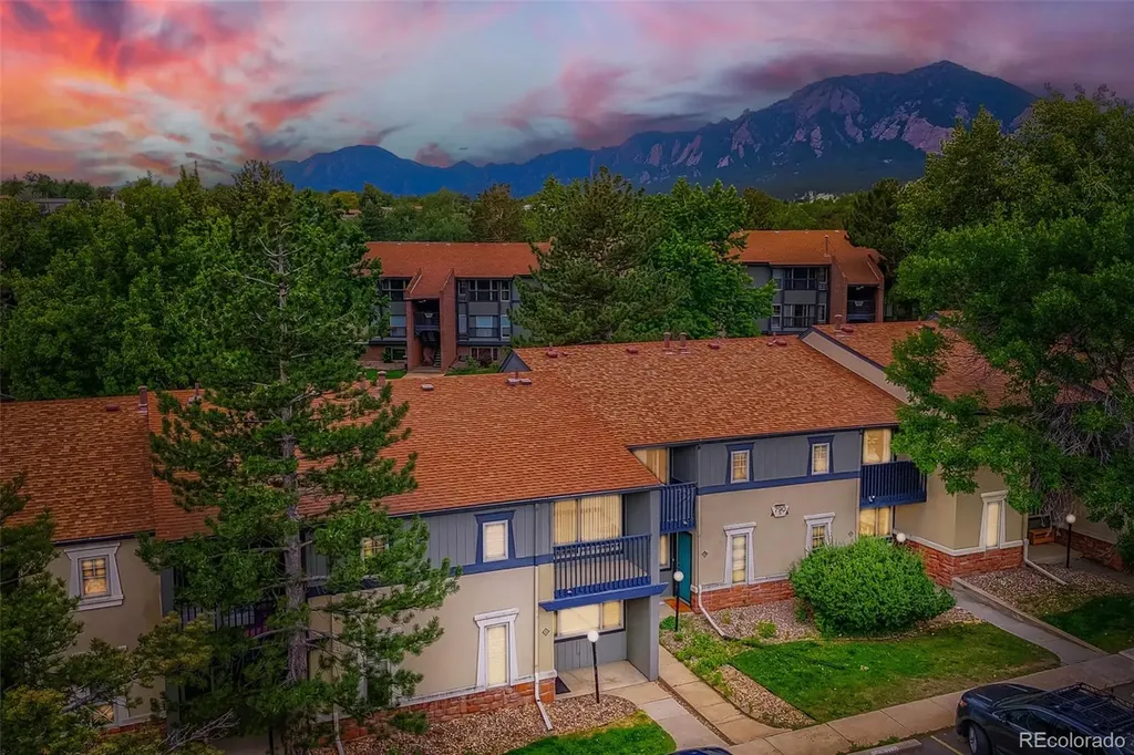790 W Moorhead Circle Boulder CO 80305