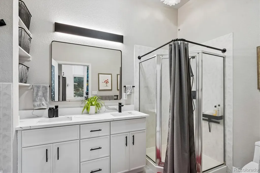 220 Roslyn Street Denver CO 80230