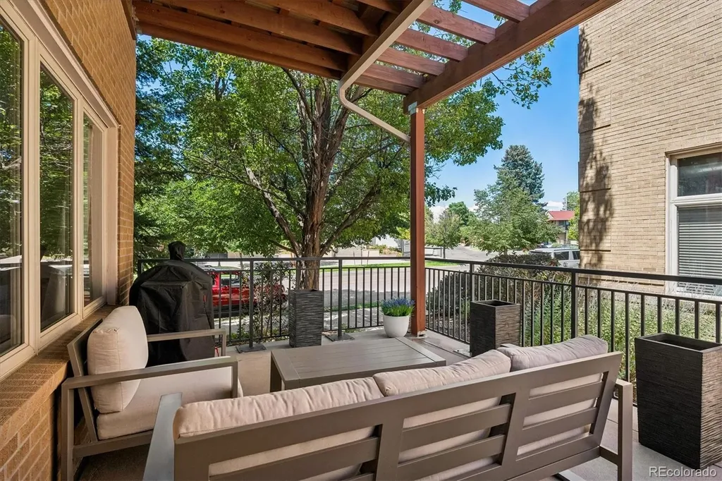 220 Roslyn Street Denver CO 80230