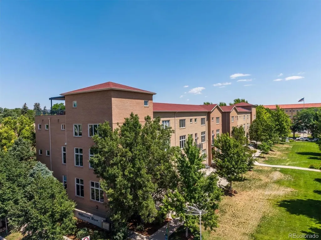 220 Roslyn Street Denver CO 80230