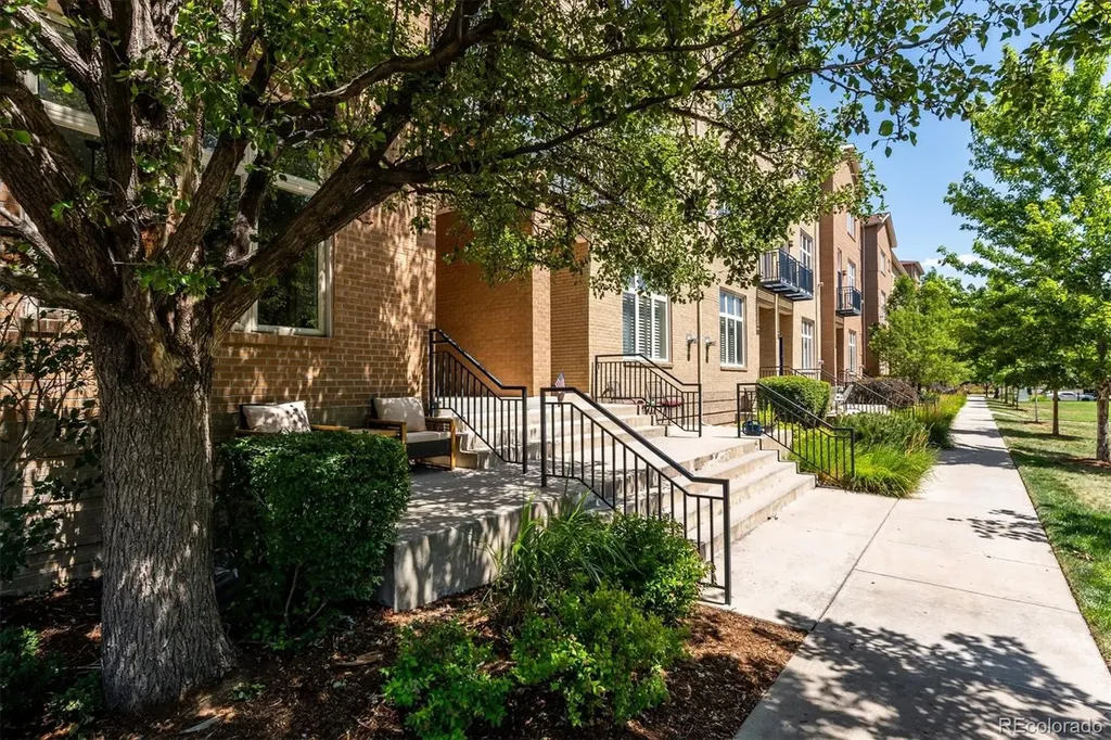 220 Roslyn Street Denver CO 80230