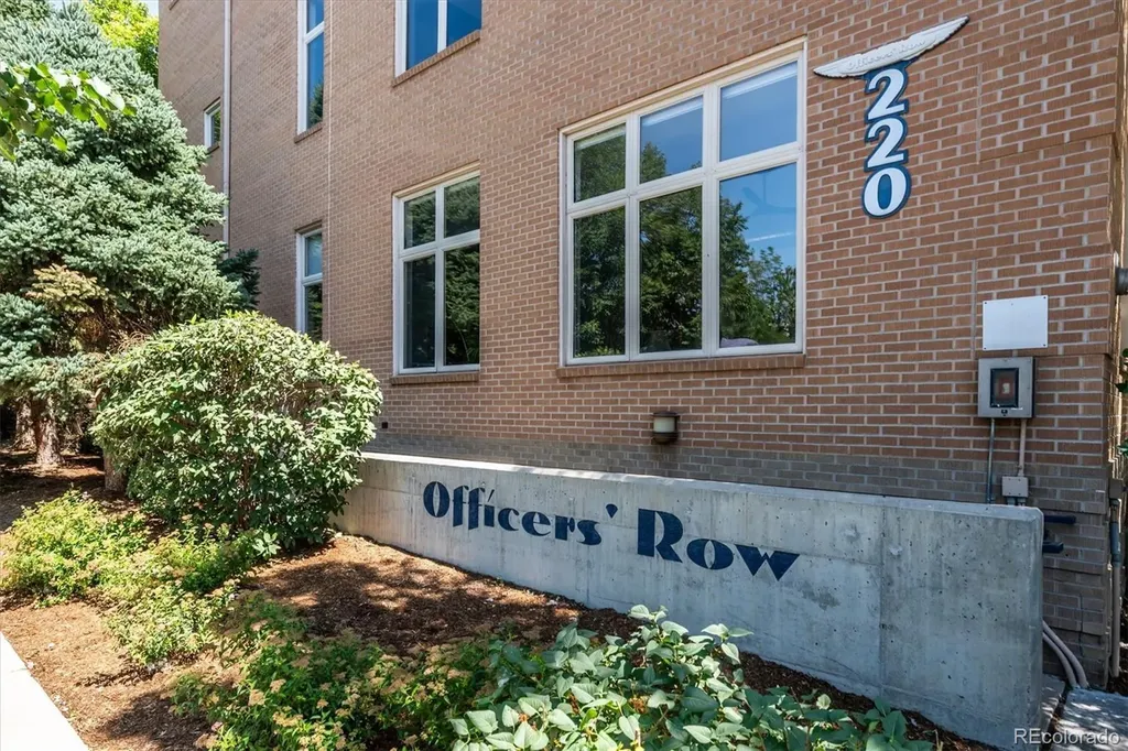 220 Roslyn Street Denver CO 80230