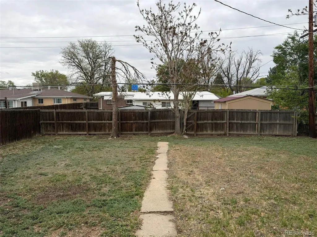 3124 Quari Street Aurora CO 80011