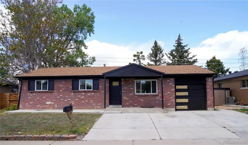 12321 Randolph Place Denver CO 80239