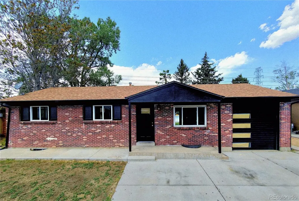 12321 Randolph Place Denver CO 80239
