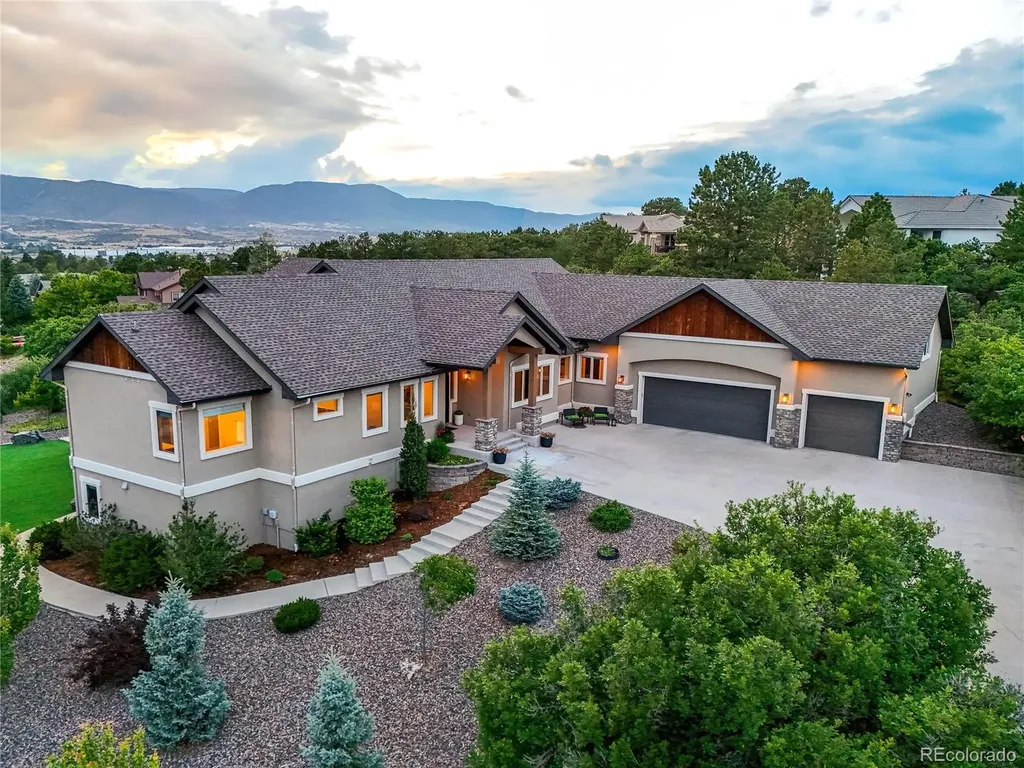 20 Wuthering Heights Drive Colorado Springs CO 80921