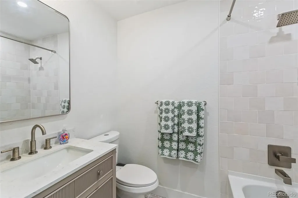 3798 S Wabash Street Denver CO 80237
