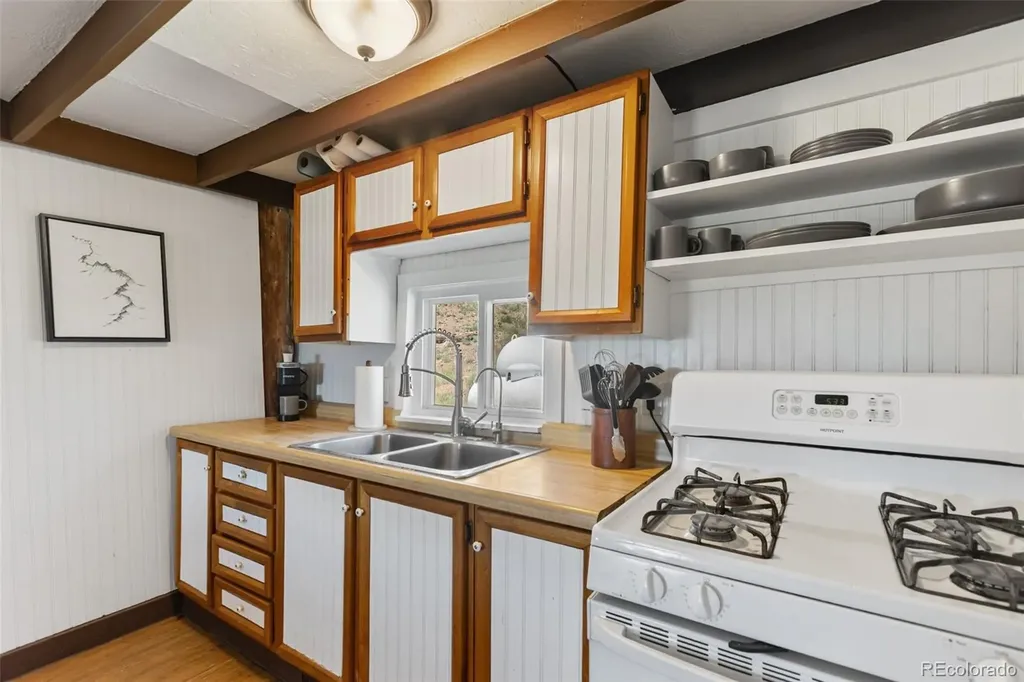 185 Canyon Drive Florissant CO 80816