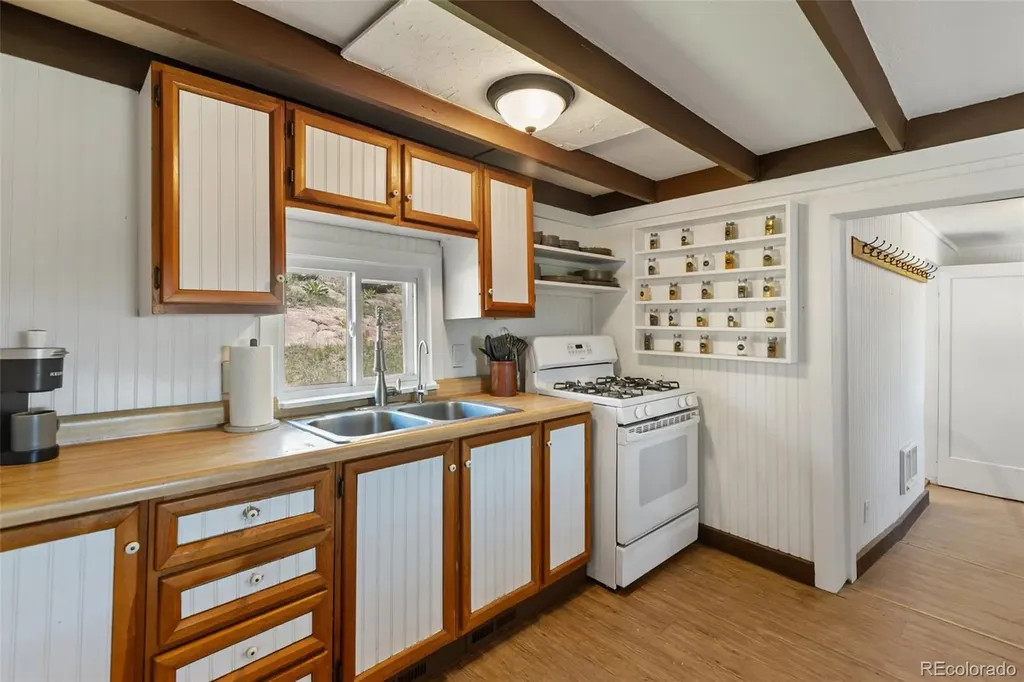 185 Canyon Drive Florissant CO 80816