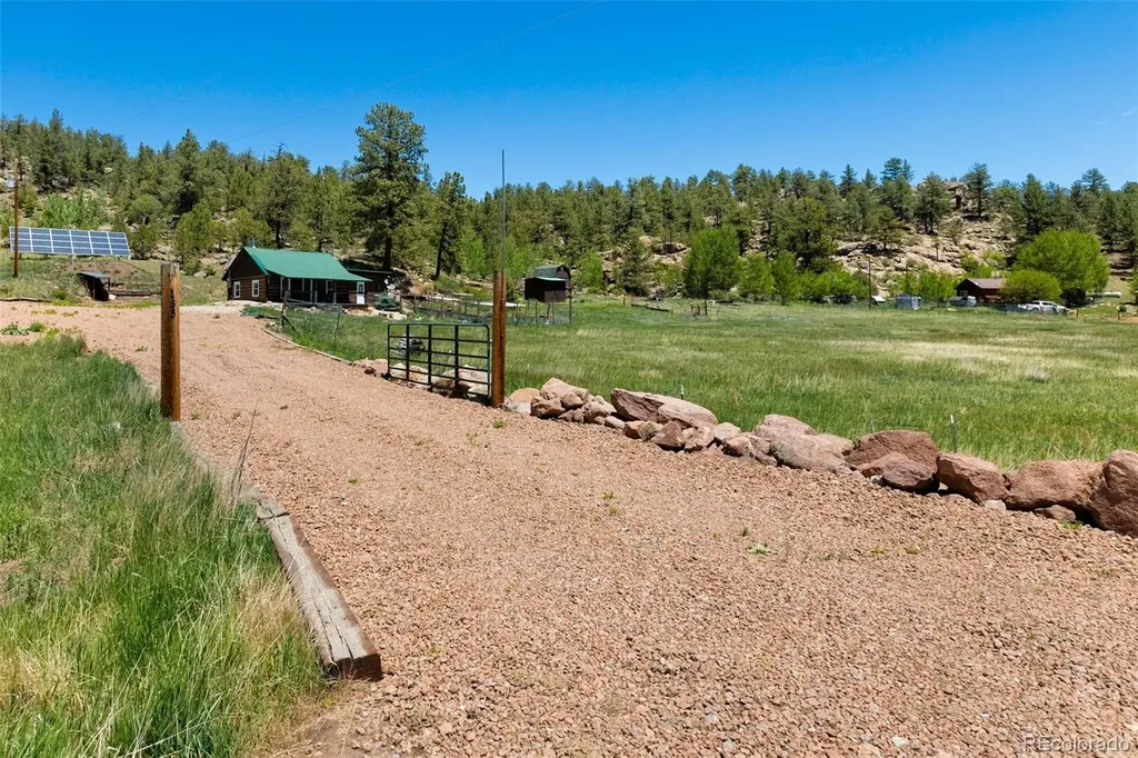 185 Canyon Drive Florissant CO 80816