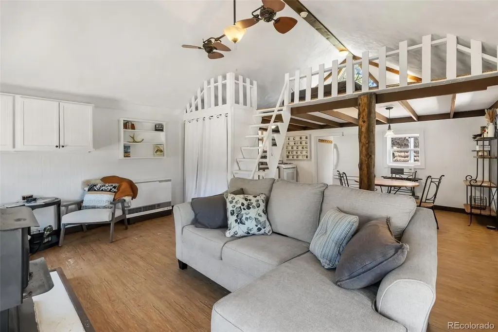 185 Canyon Drive Florissant CO 80816