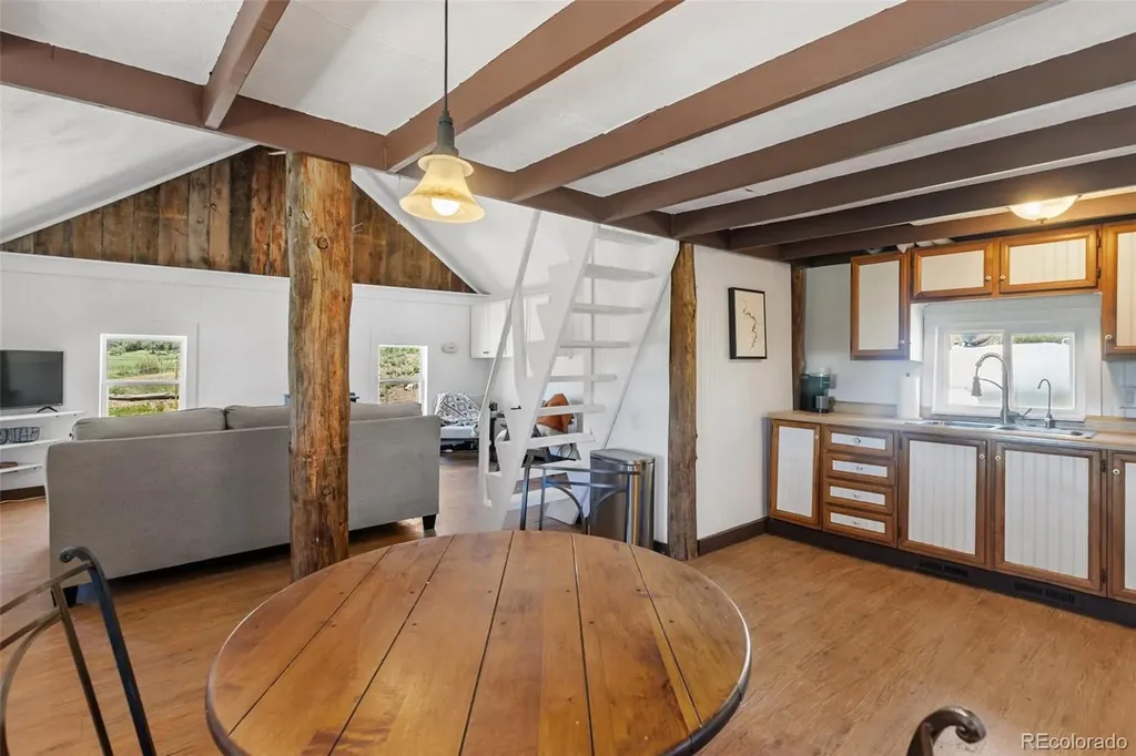 185 Canyon Drive Florissant CO 80816