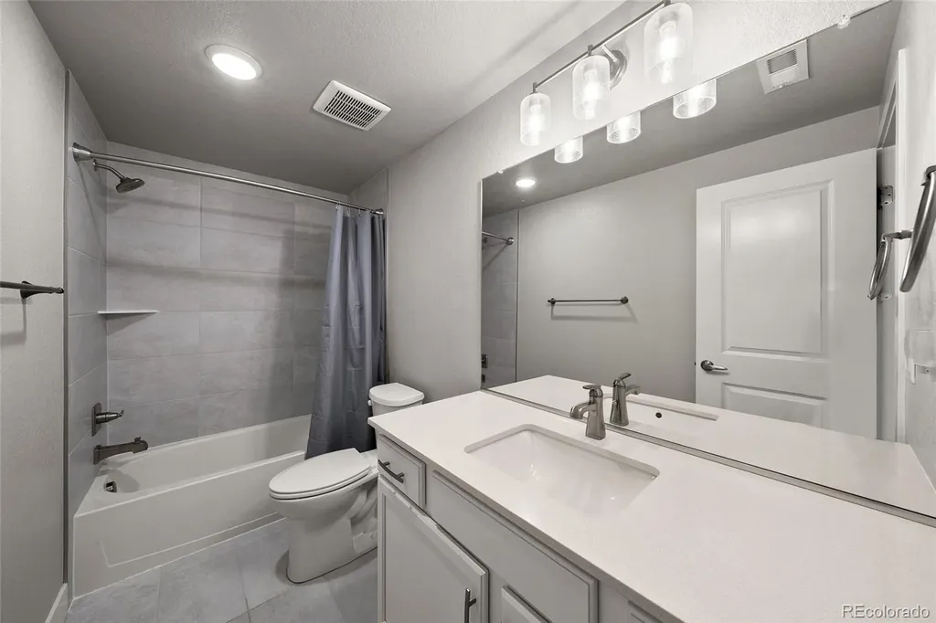 5165 Lake Terrace Lane Longmont CO 80504