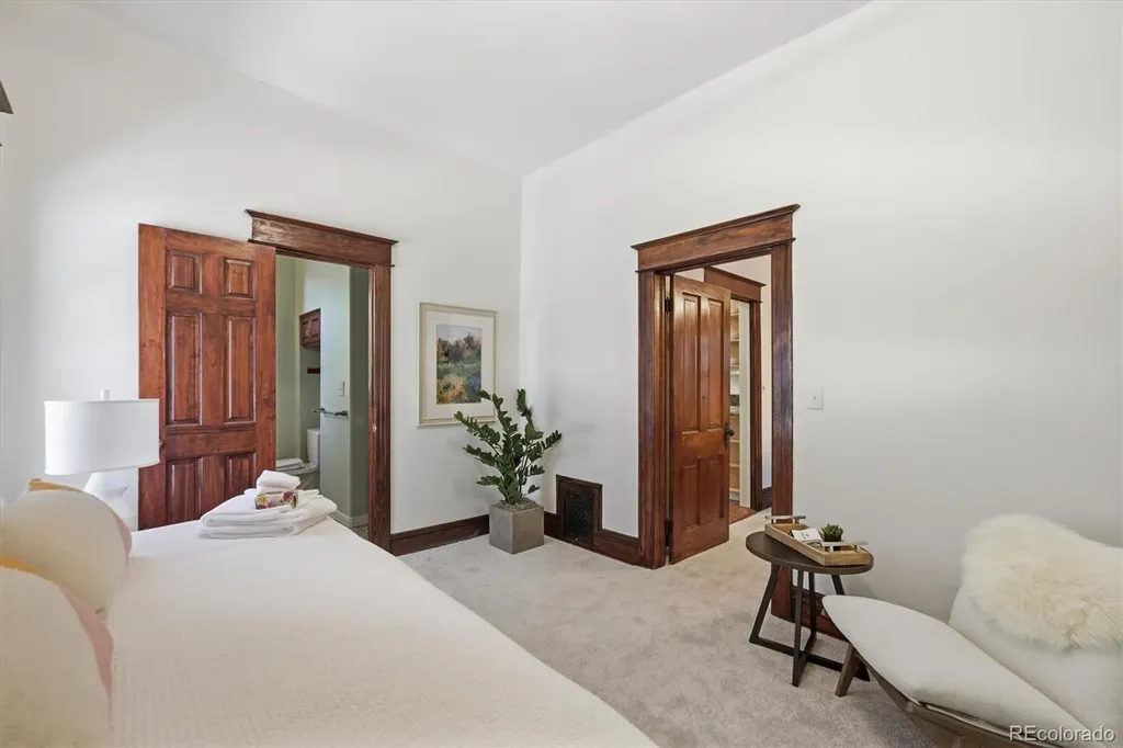 942 S Pennsylvania Street Denver CO 80209