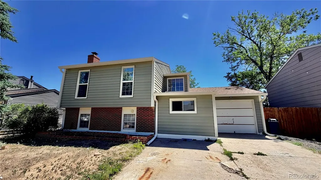 218 Madison Drive Bennett CO 80102