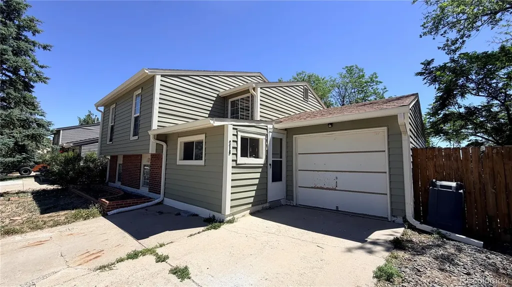 218 Madison Drive Bennett CO 80102