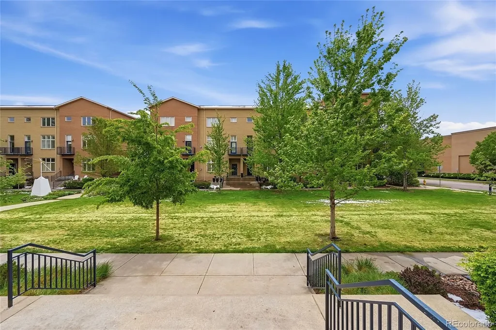 220 Roslyn Street Denver CO 80230