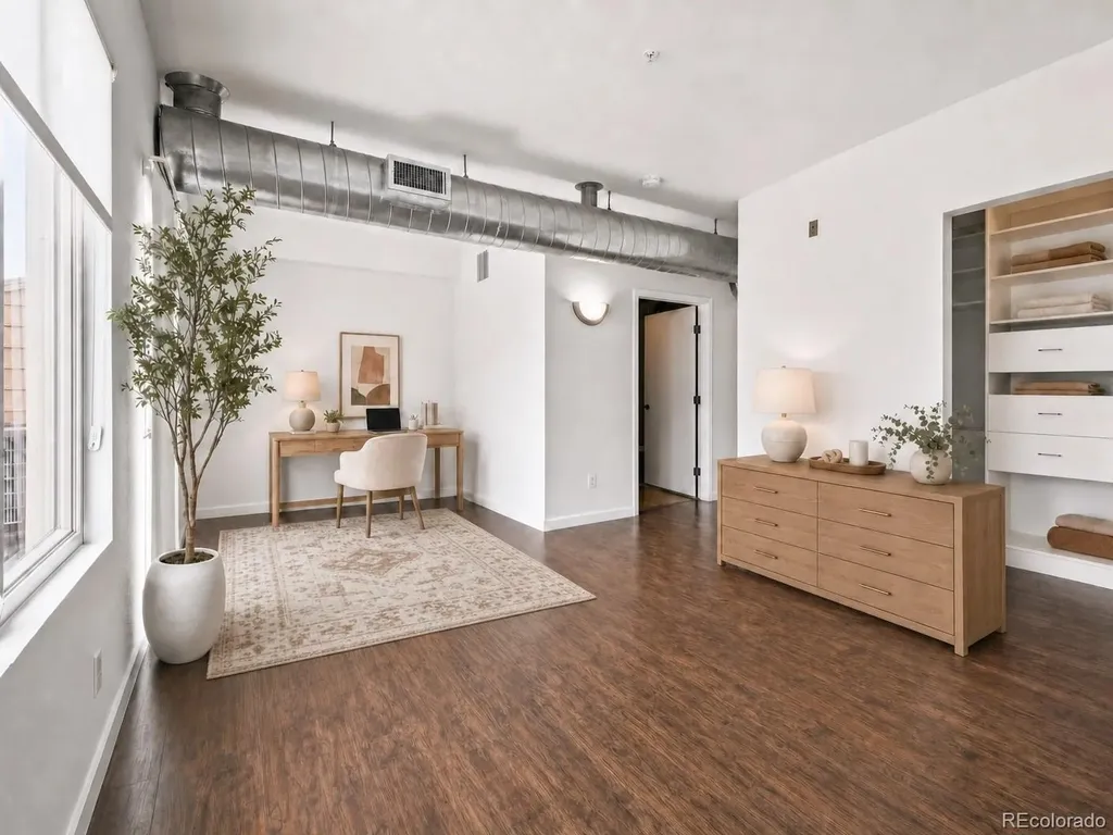 220 Roslyn Street Denver CO 80230