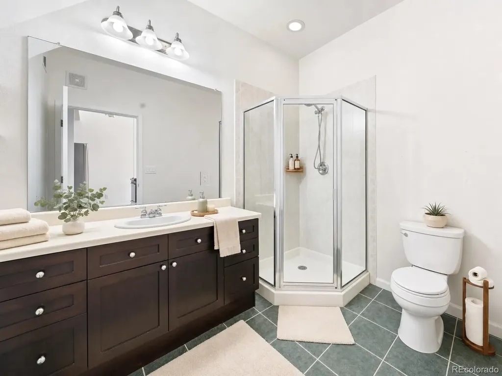 220 Roslyn Street Denver CO 80230