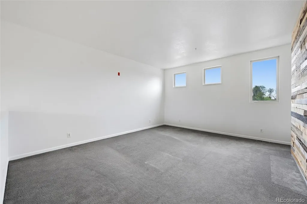 220 Roslyn Street Denver CO 80230