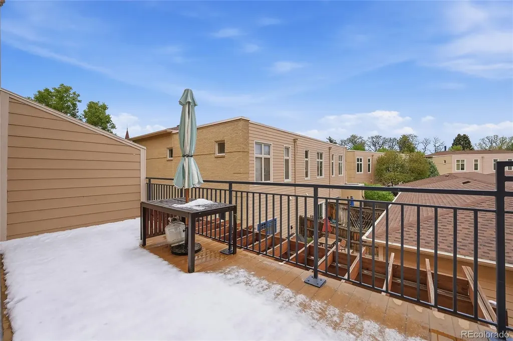 220 Roslyn Street Denver CO 80230
