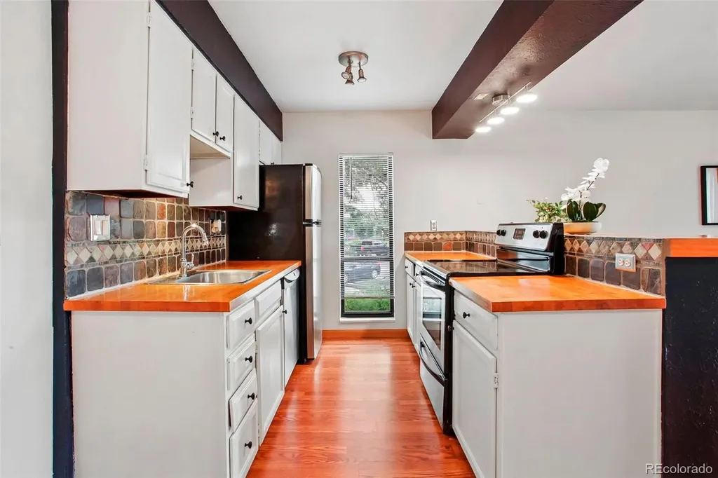 695 Manhattan Drive Boulder CO 80303