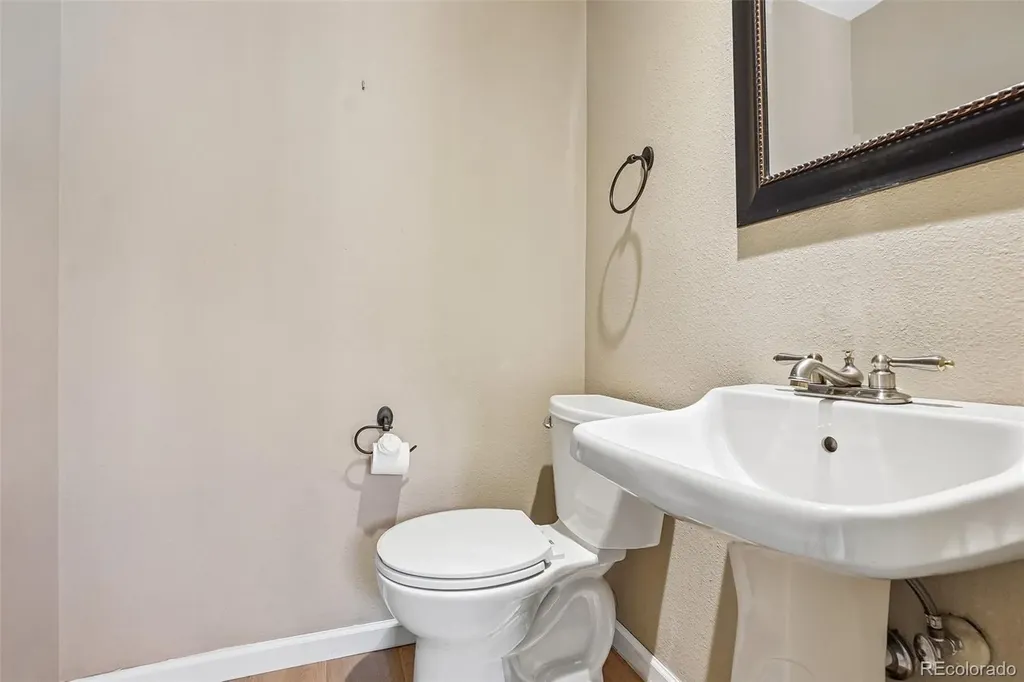6472 E Mississippi Avenue Denver CO 80224