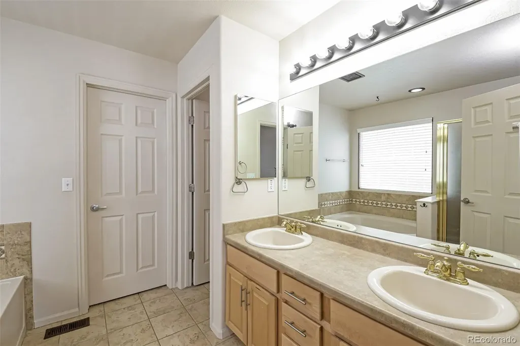 1137 S Coolidge Circle Aurora CO 80018