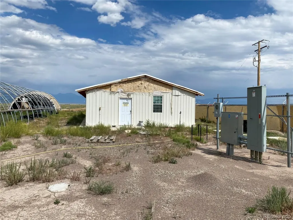6748 N Highway 17 Center CO 81125