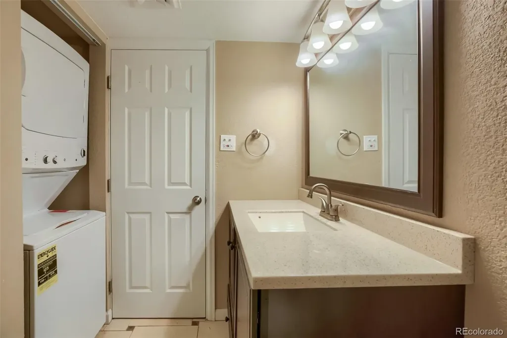3434 S Locust Street Denver CO 80222