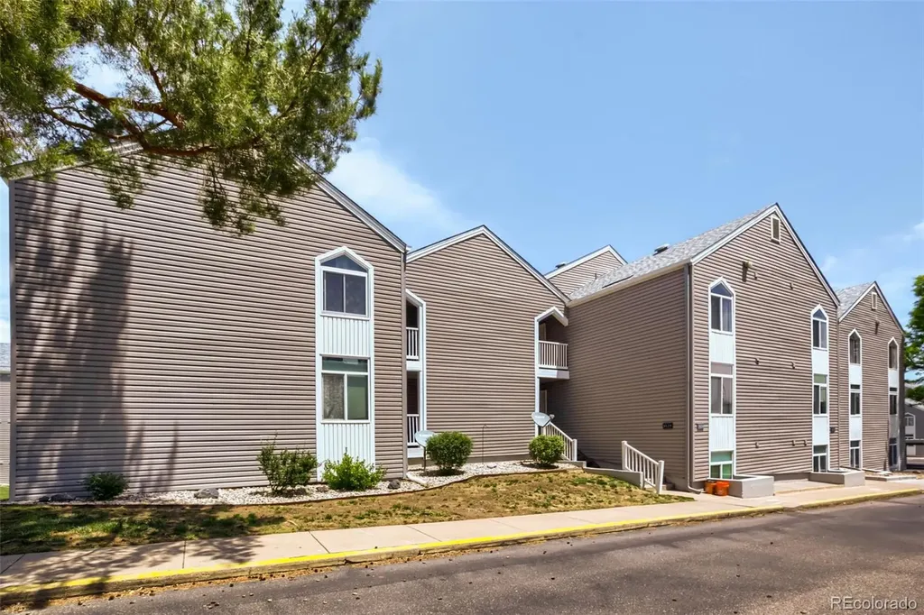 3434 S Locust Street Denver CO 80222