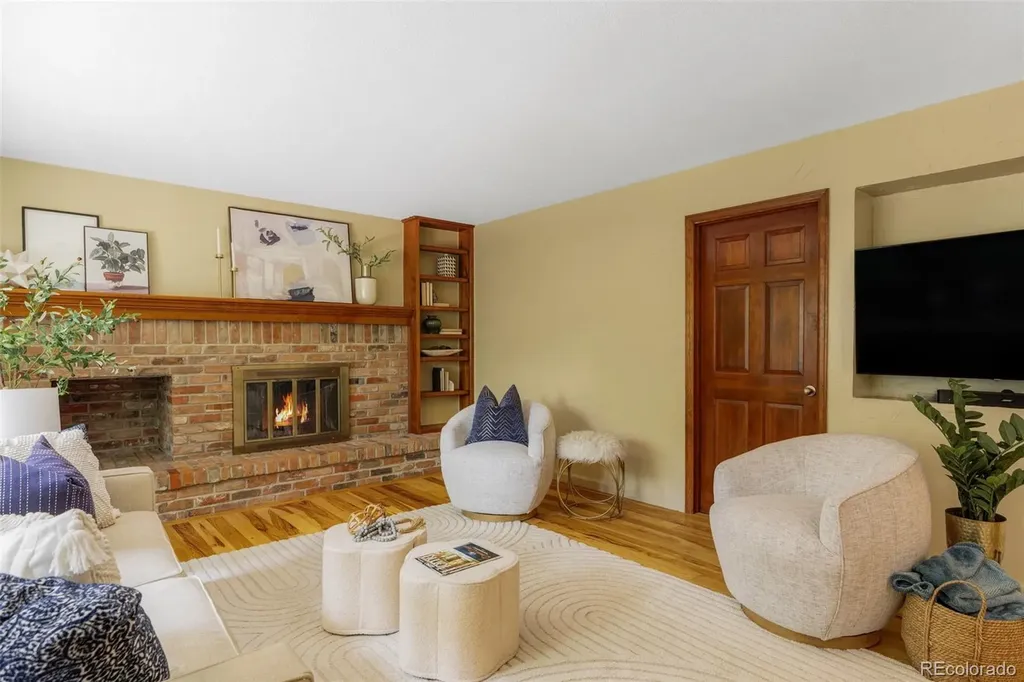 4812 S Carson Street Aurora CO 80015