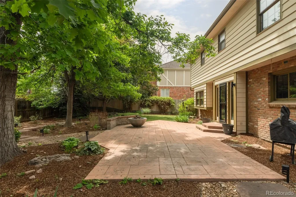 4812 S Carson Street Aurora CO 80015