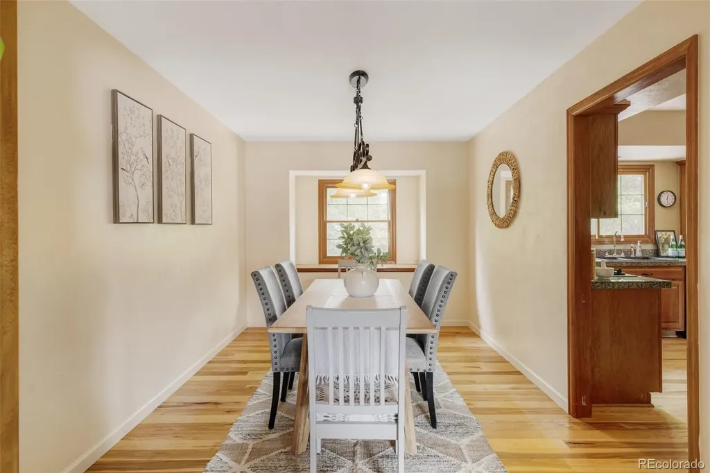 4812 S Carson Street Aurora CO 80015