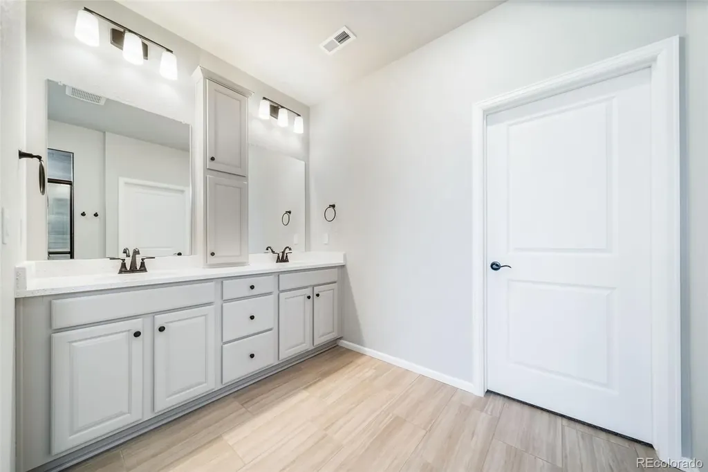 5174 N Quatar Street Aurora CO 80019