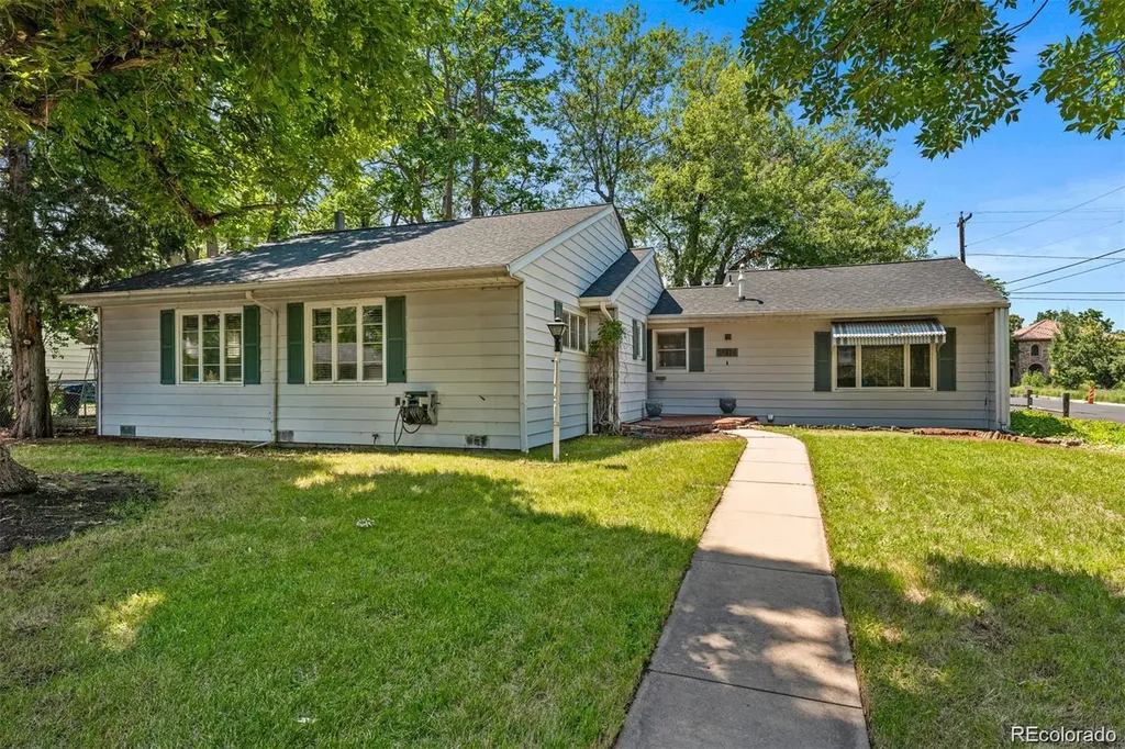 3201 S Bellaire Street Denver CO 80222